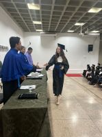 Formanda_recebe_o_certificado