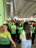 Alunos_na_quadra_esportiva