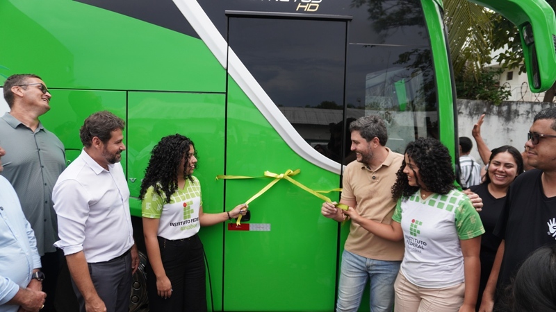 Campus Porto Velho Zona Norte recebe ônibus escolar para fortalecer atividades acadêmicas