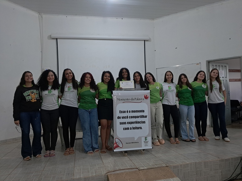 Aluna do Técnico em Alimento se destaca em ação cultural de incentivo à leitura e oratória do Campus Ariquemes