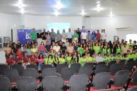 Foto_com_estudantes_professores_e_palestrantes