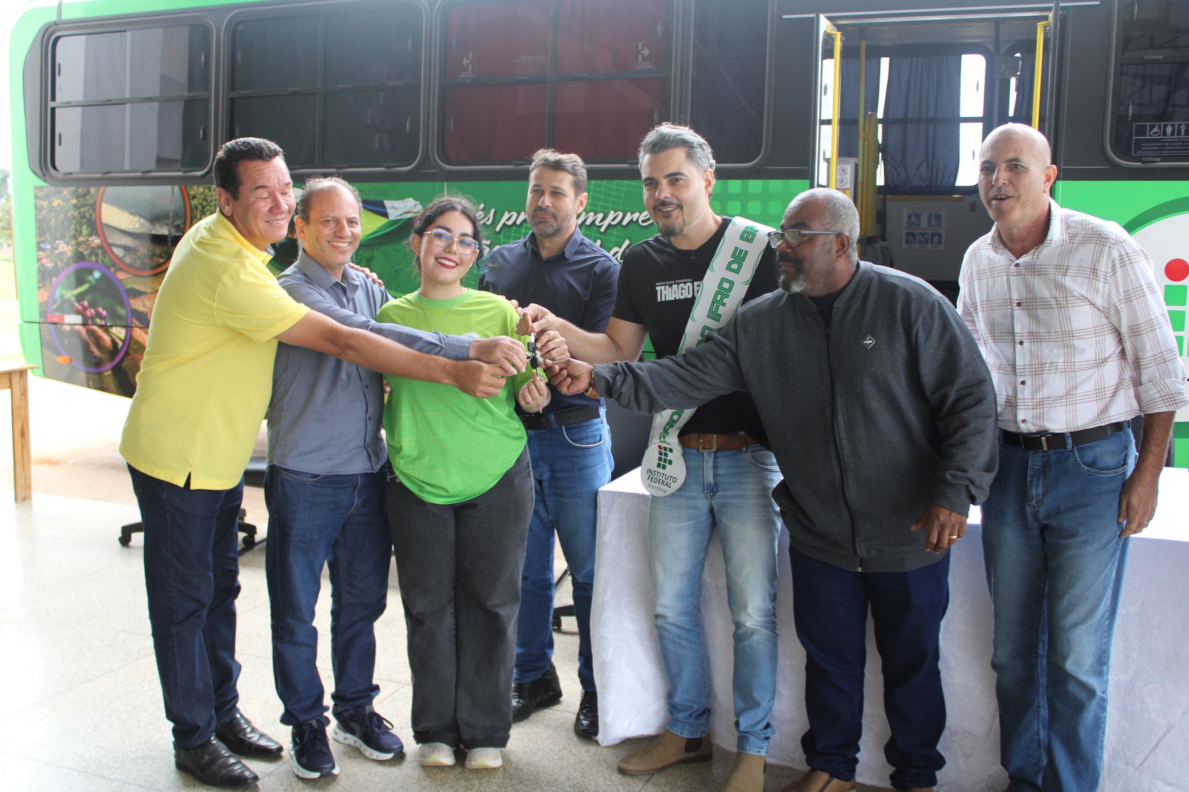 IFRO Campus São Miguel do Guaporé recebe novo ônibus escolar para fortalecer atividades de ensino, pesquisa e extensão