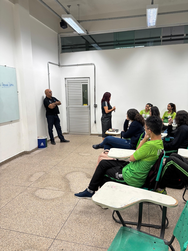 Roda de Conversa sobre violência contra a mulher promove reflexão entre estudantes do Técnico em Informática