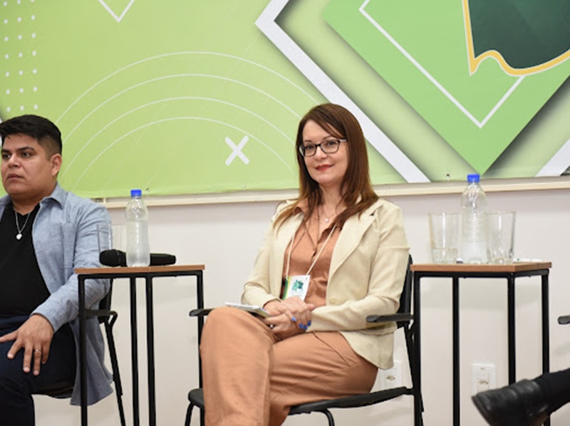 Professora Sheylla Chediak no Fórum